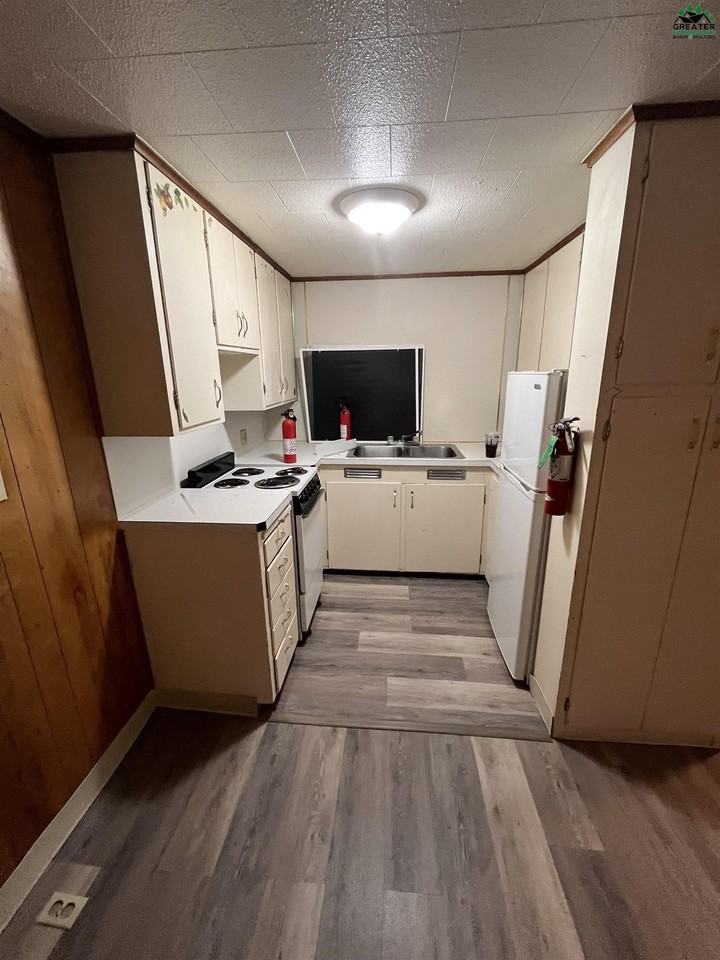 1901 Mary Ann St - Photo 3 of 10