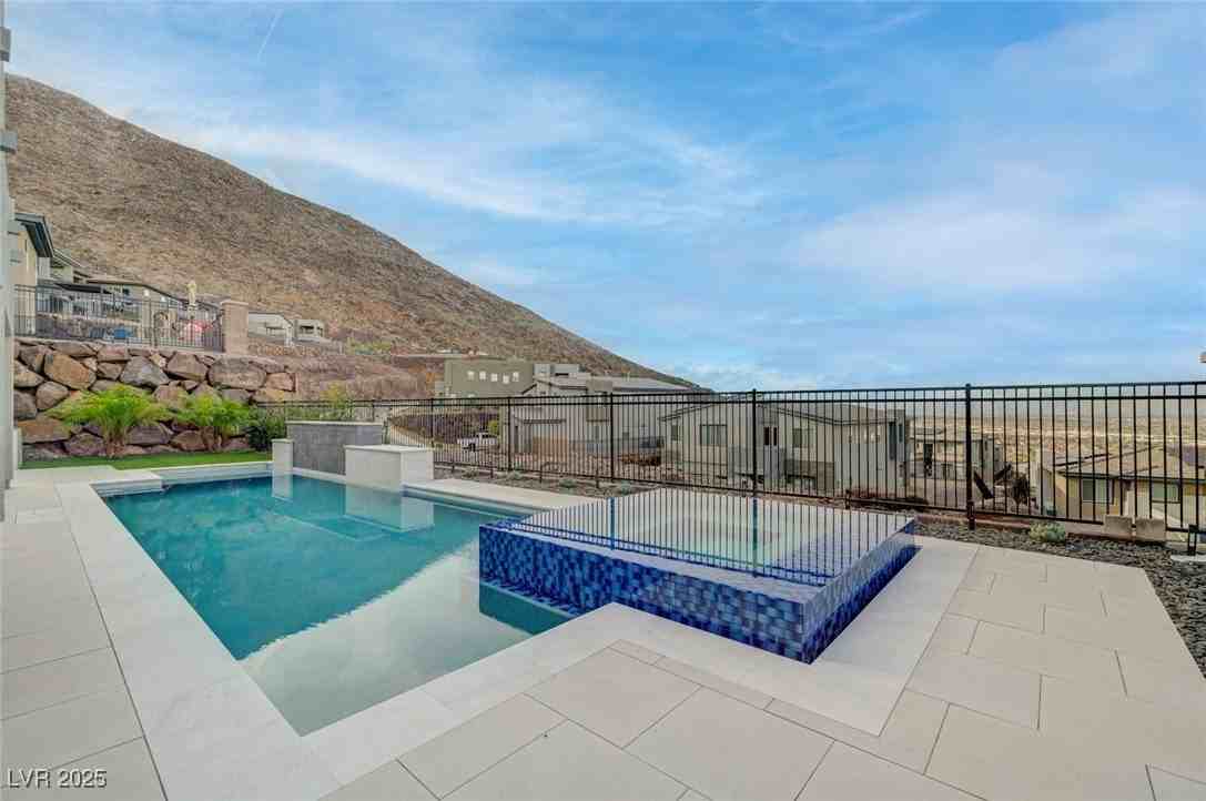 510 Duvet Ct - Photo 5 of 50