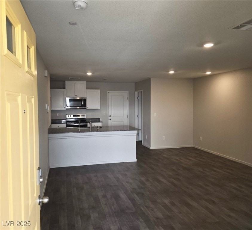 1130 Scarlet Sparrow St - Photo 2 of 21