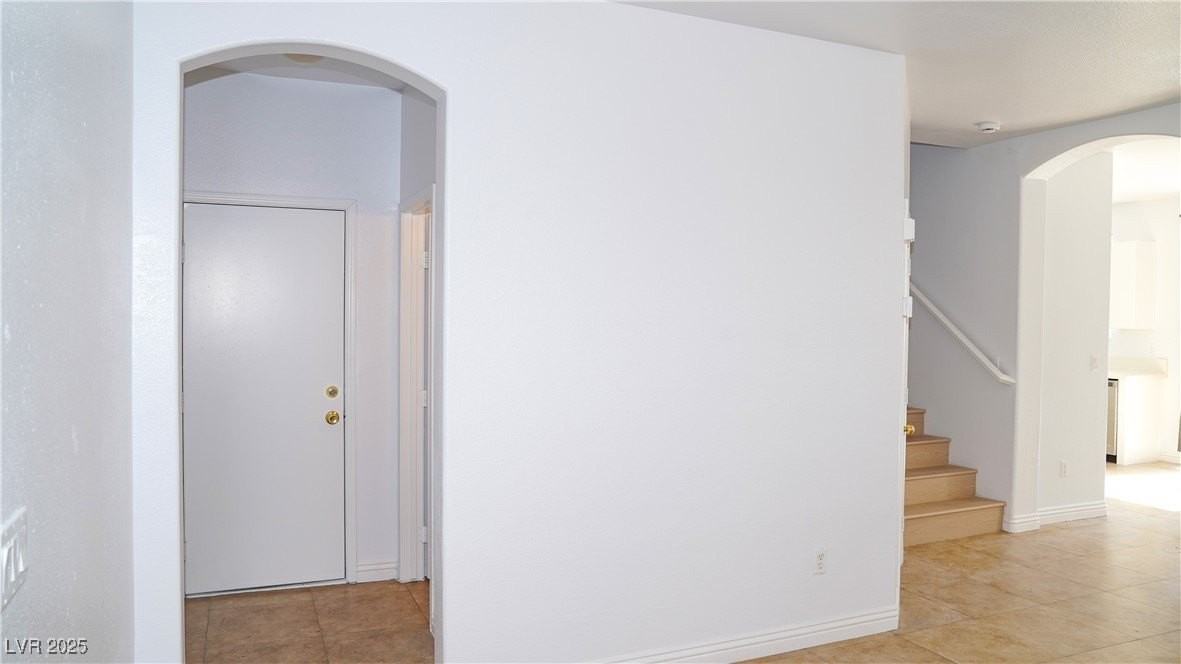 8209 Violet Meadow Ct - Photo 4 of 27