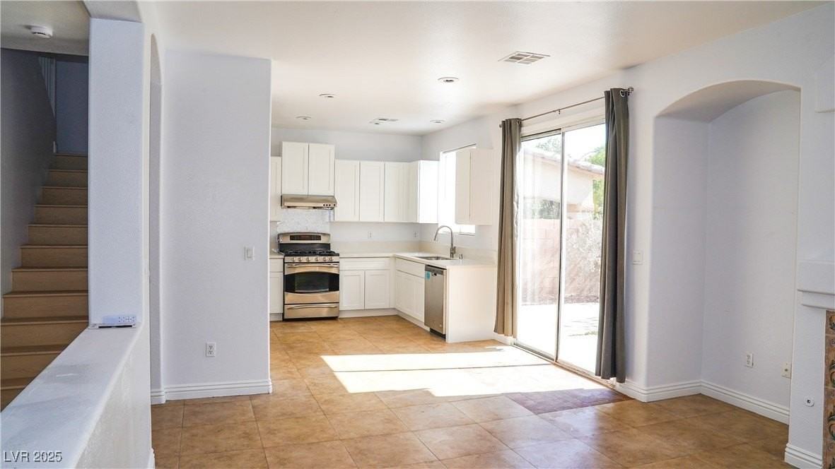 8209 Violet Meadow Ct - Photo 7 of 27