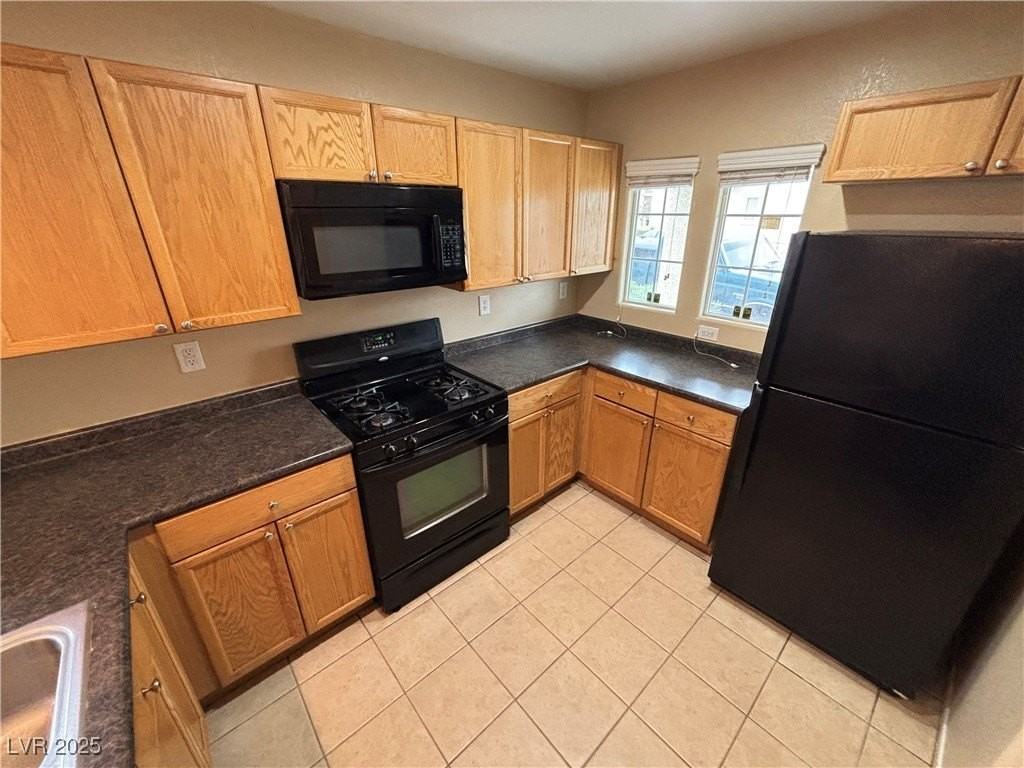 8949 Careful Canvas Ave - Photo 4 of 37