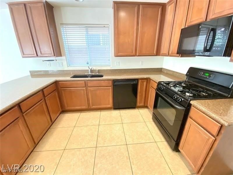 8869 Skyline Peak Ct - Photo 6 of 17