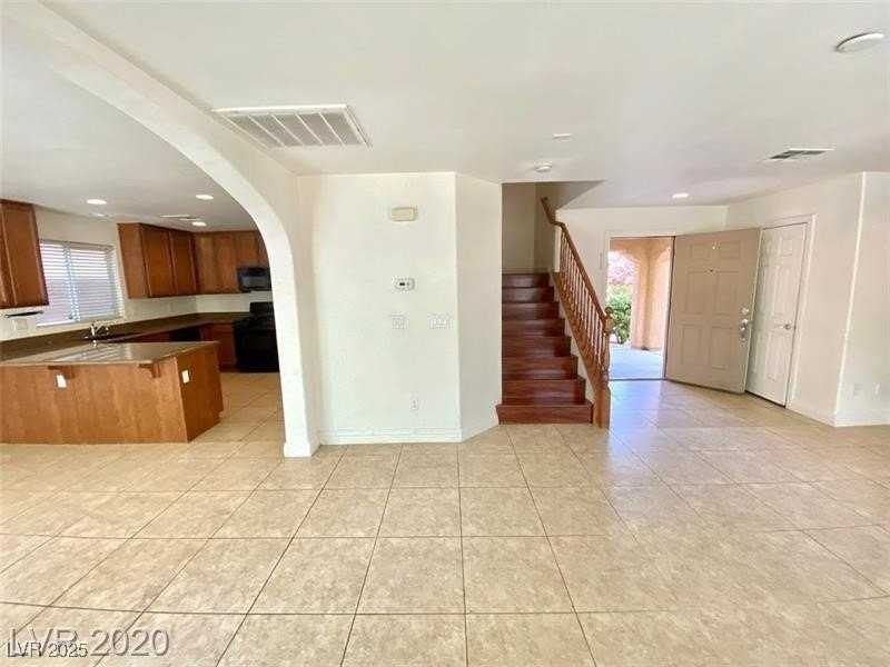 8869 Skyline Peak Ct - Photo 7 of 17