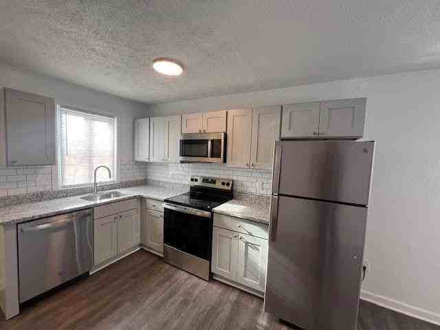 436 S Washington St - Photo 3 of 23