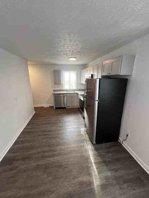 436 S Washington St - Photo 4 of 23