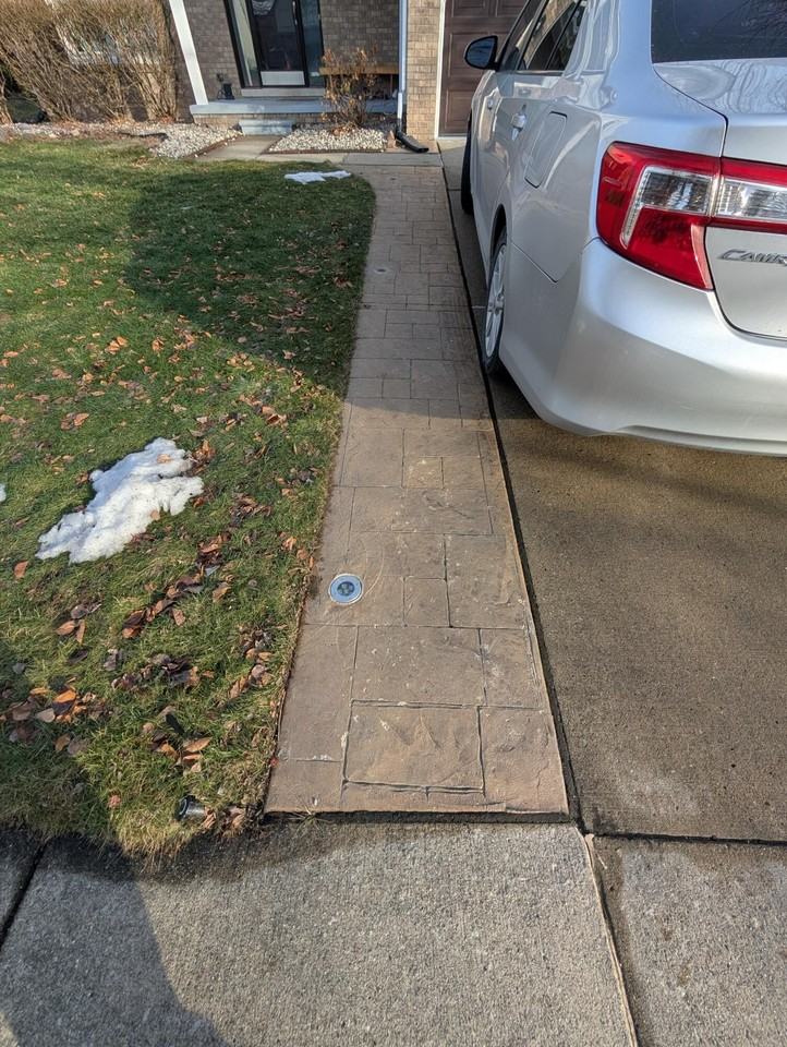 7074 Foxridge Dr - Photo 3 of 11