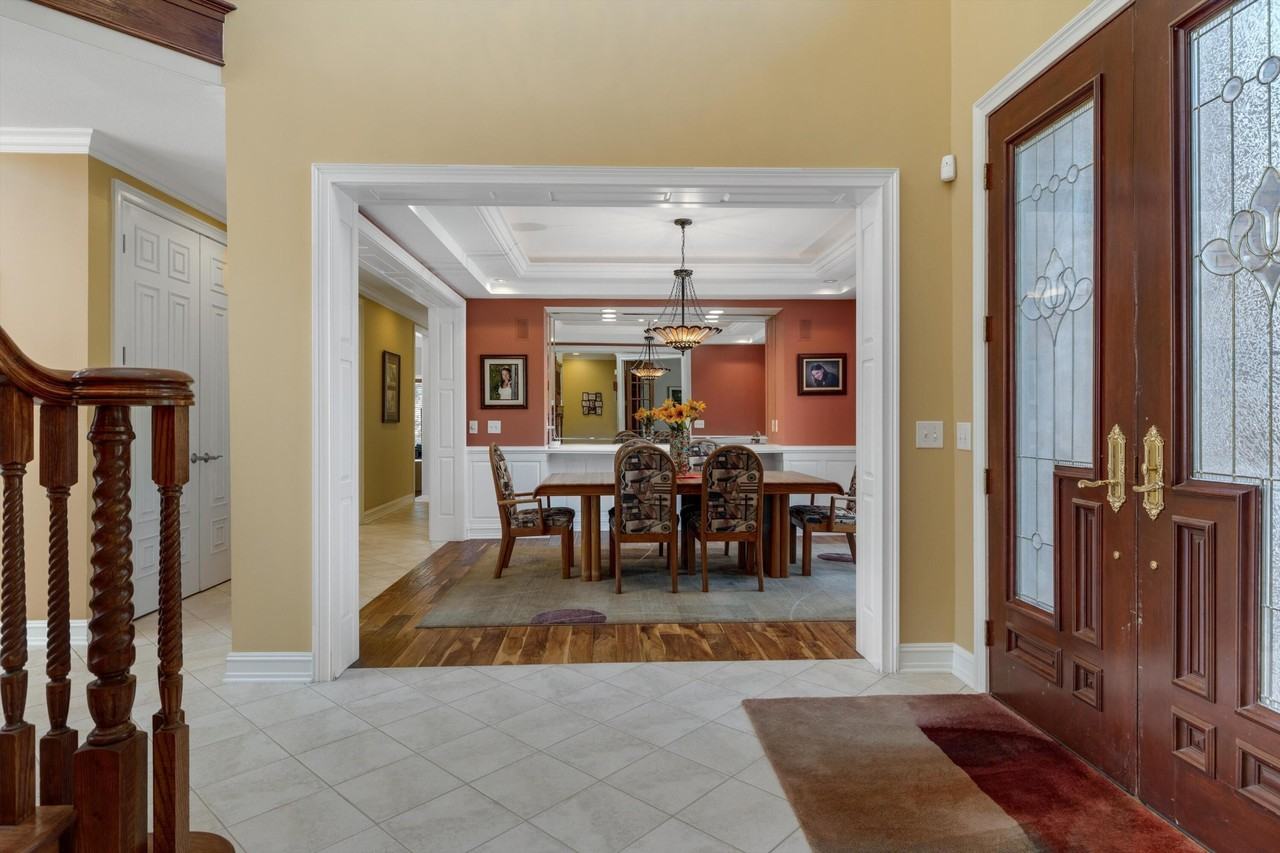 7040 Royal Villa Ct - Photo 7 of 50