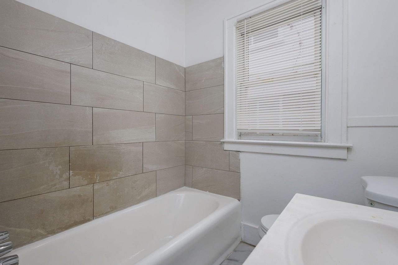 19572 Alcoy St - Photo 6 of 18