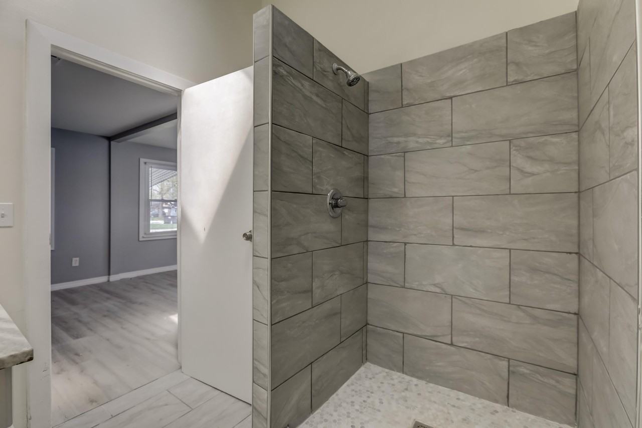 6020 Mayfair St - Photo 5 of 12