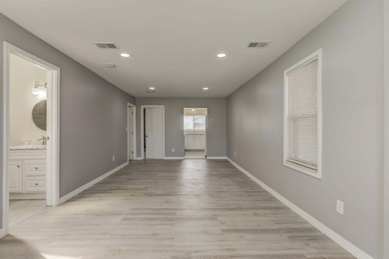 6020 Mayfair St - Photo 7 of 12