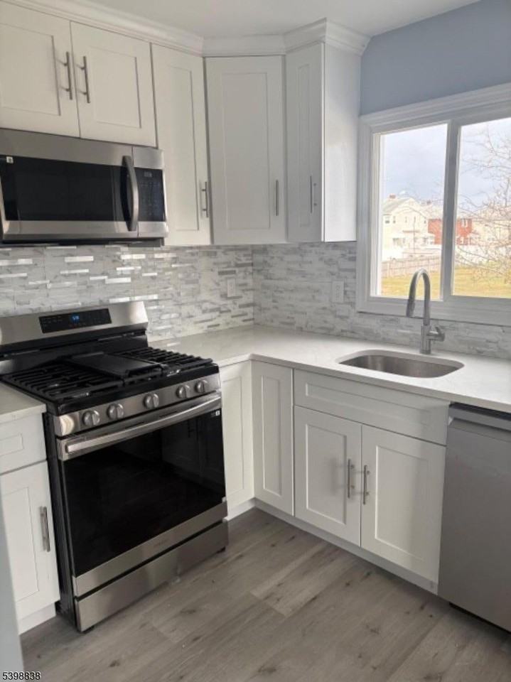 37 Irving St - Photo 3 of 5