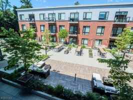 featured image of 173C Morris St #307