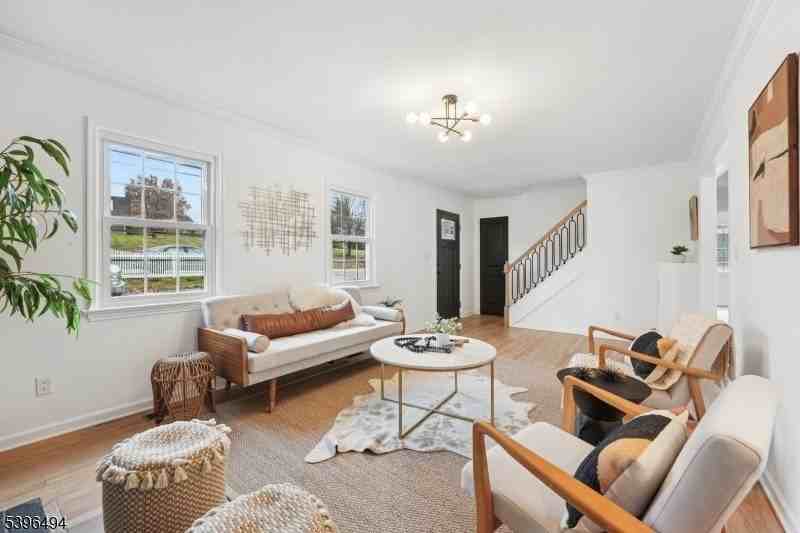 139 Ridgedale Ave - Photo 3 of 33