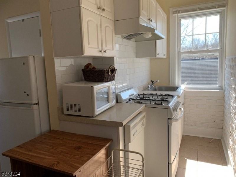 17 Bowers Ln #C - Photo 6 of 11