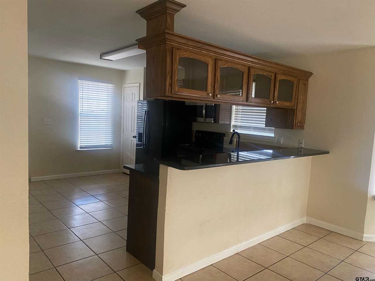 717 W Morris St - Photo 5 of 18