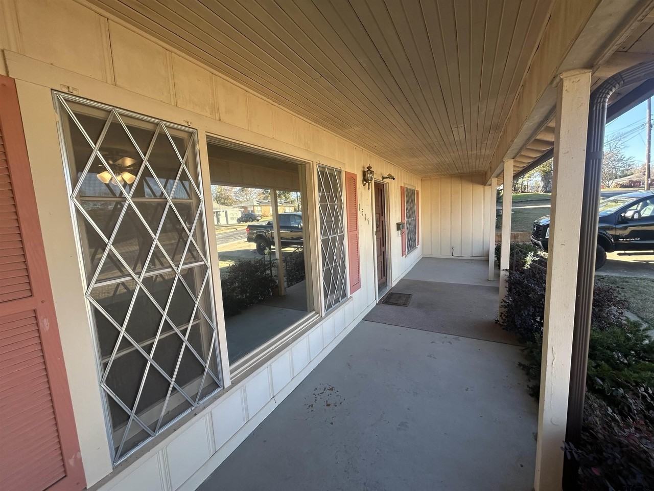 1515 San Antonio St - Photo 2 of 12