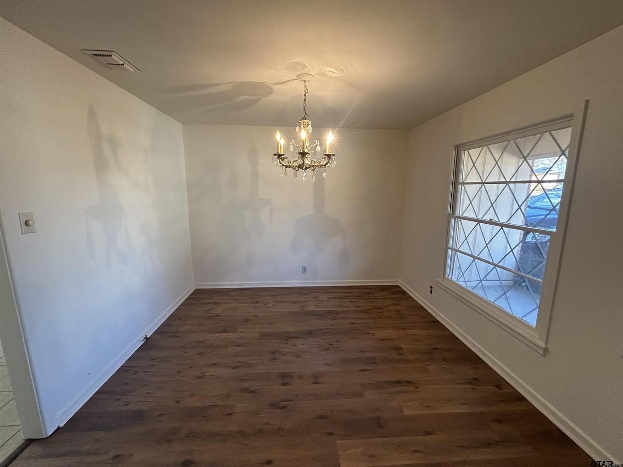 1515 San Antonio St - Photo 6 of 12