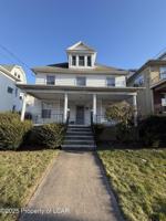 featured image of 250 S Main St