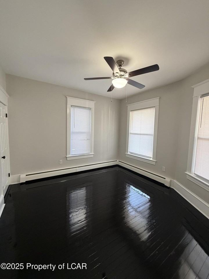 250 S Main St - Photo 6 of 8