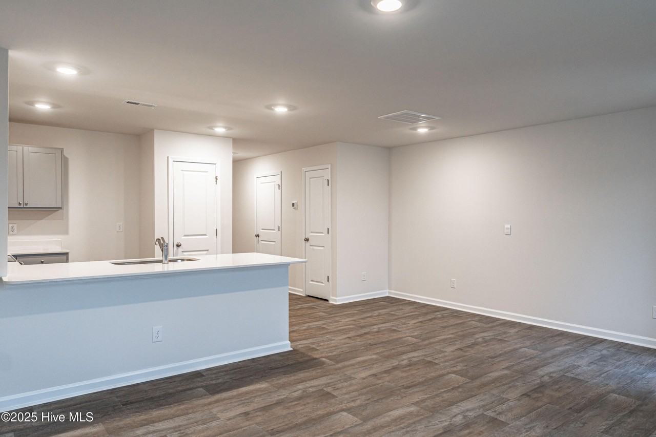 205 Maddox Dr - Photo 6 of 28