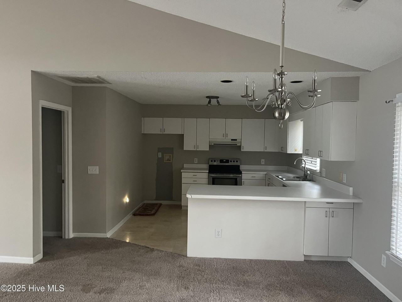 1511 Birch Pl - Photo 2 of 7