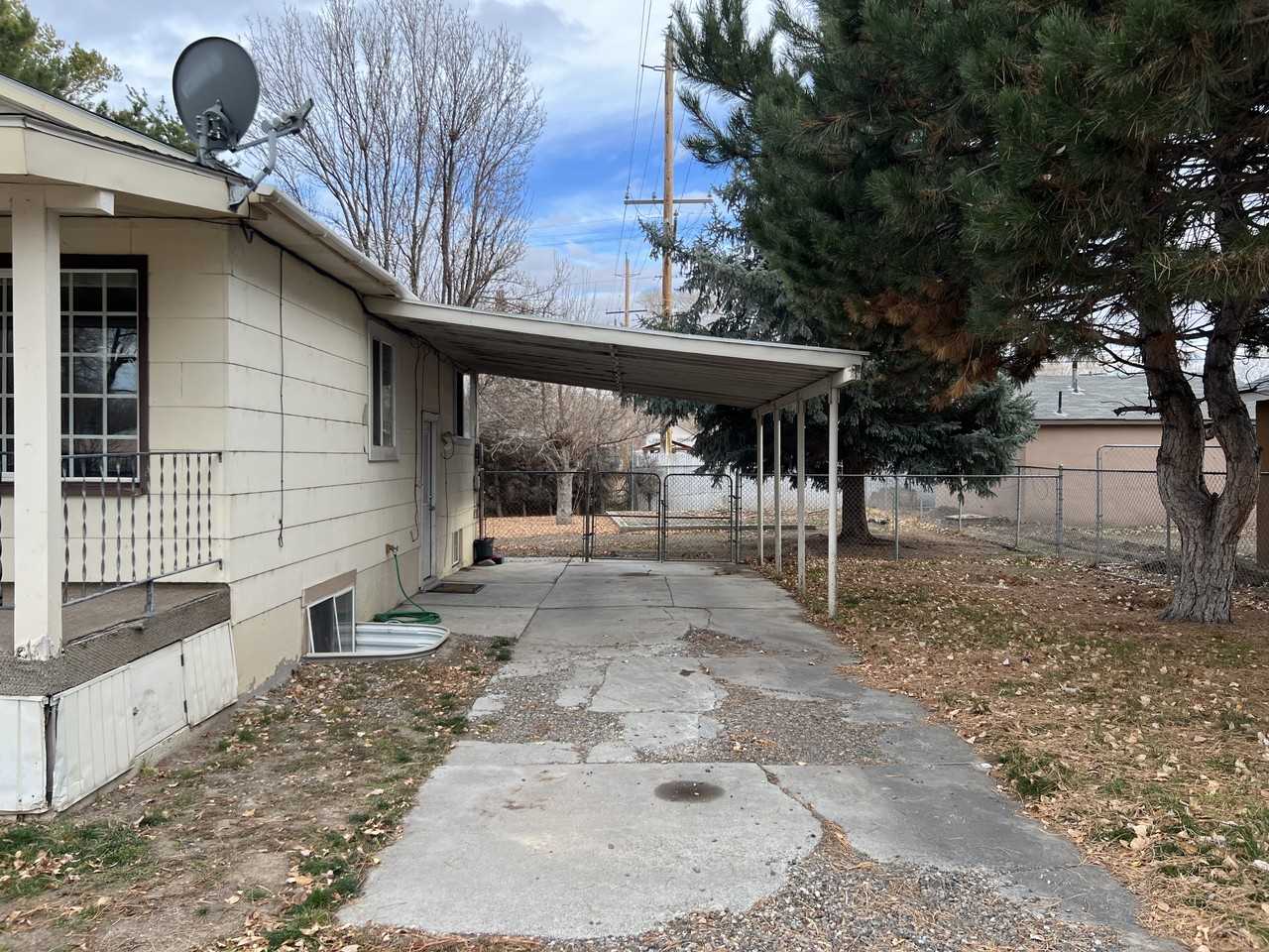 786 Wilson Ave - Photo 3 of 36