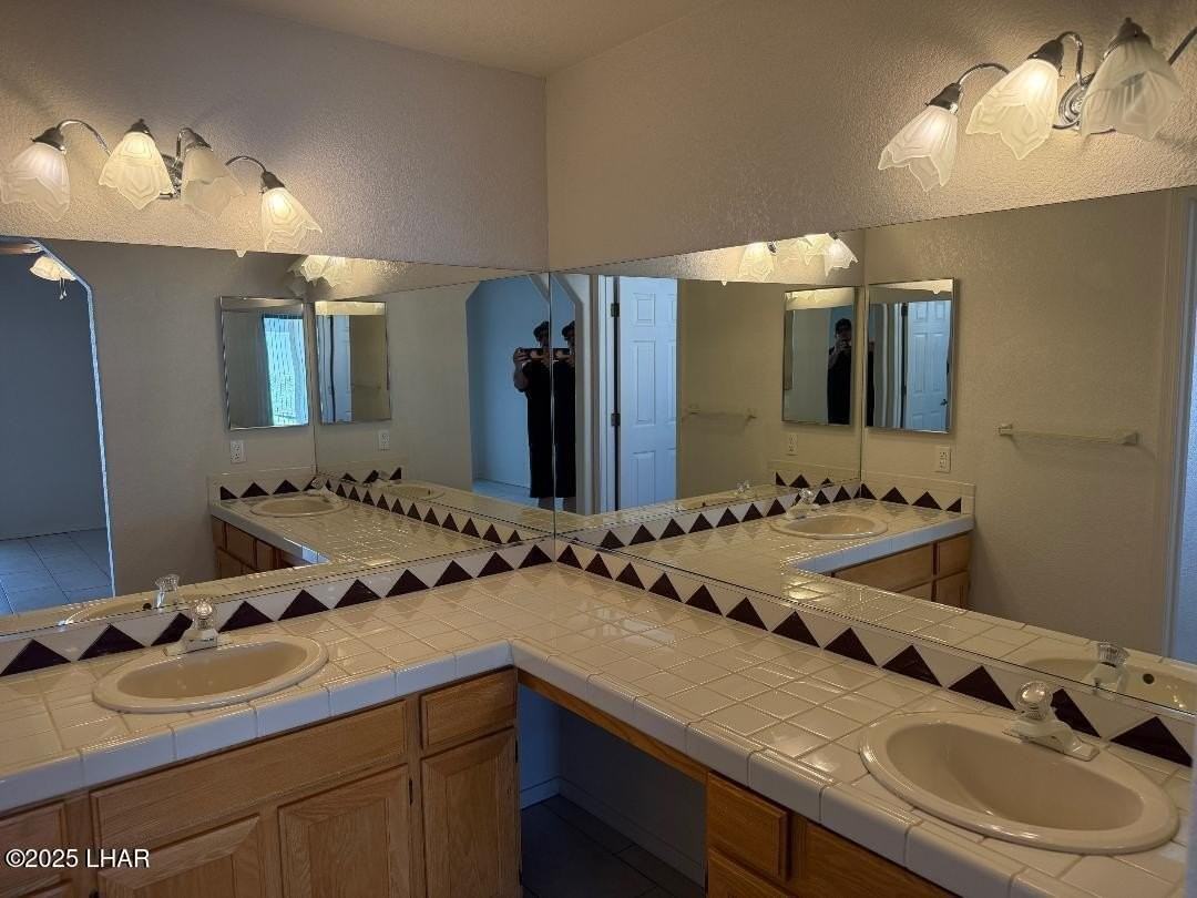 3337 Hilldale Dr - Photo 5 of 18