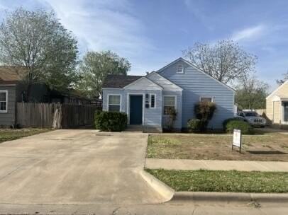 2322 26th St - Photo 2 of 13