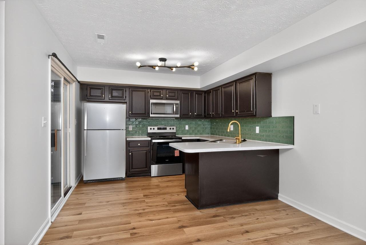 433 Darby Creek Rd Apt A #A - Photo 2 of 21