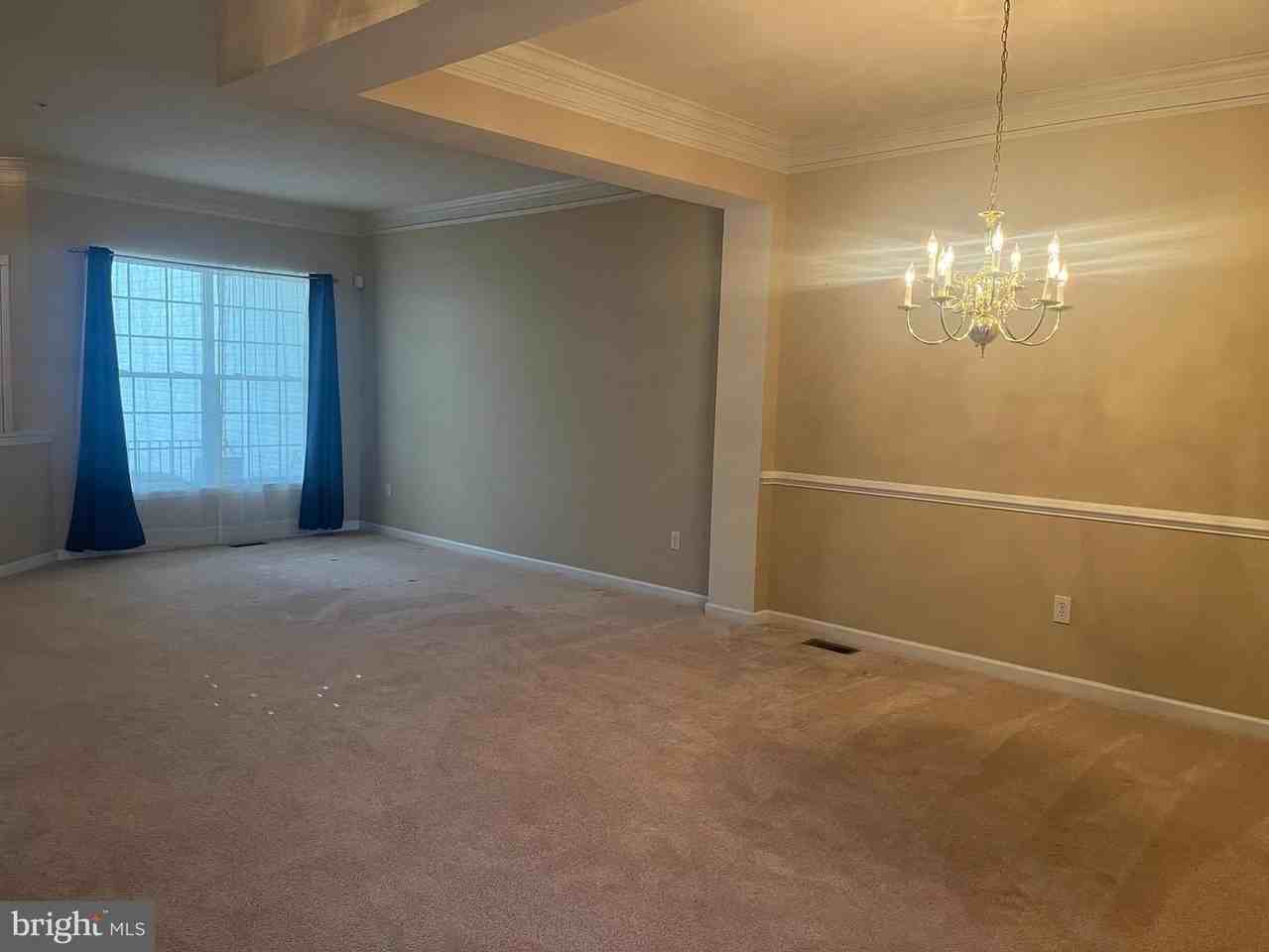 233 Birchwood Dr - Photo 4 of 40