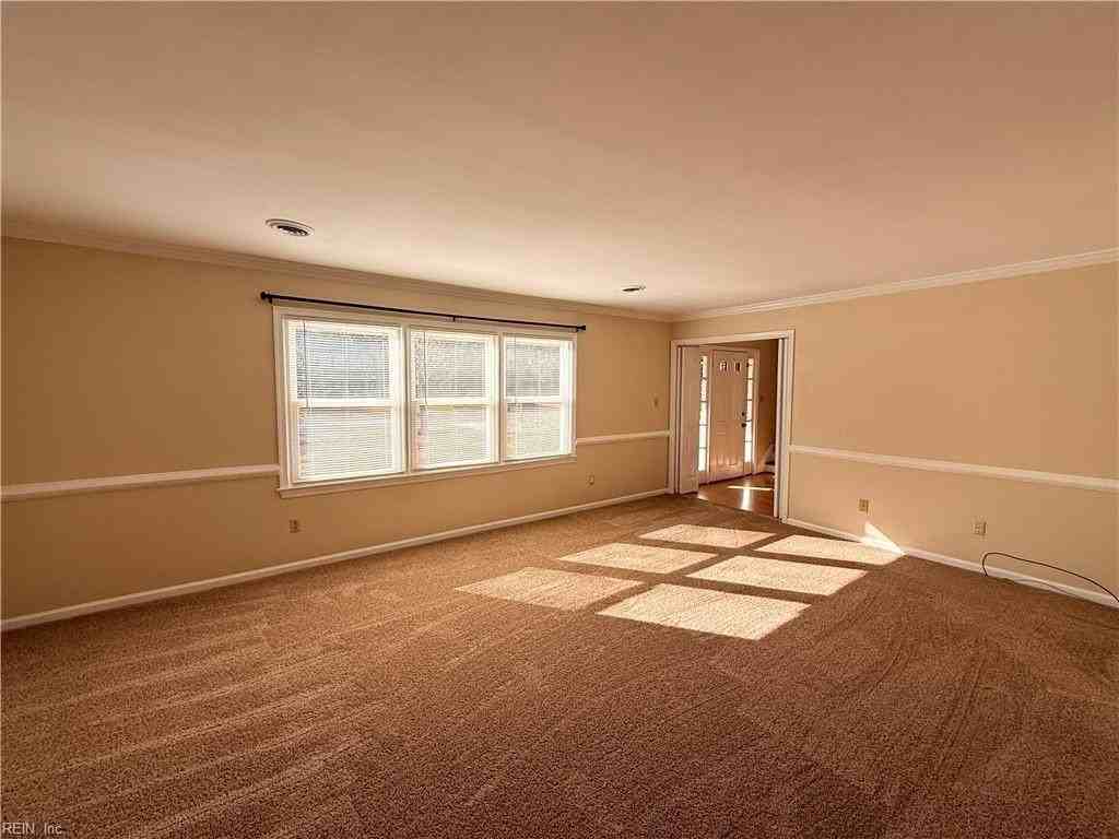 14 Saint Catherine Dr - Photo 2 of 19