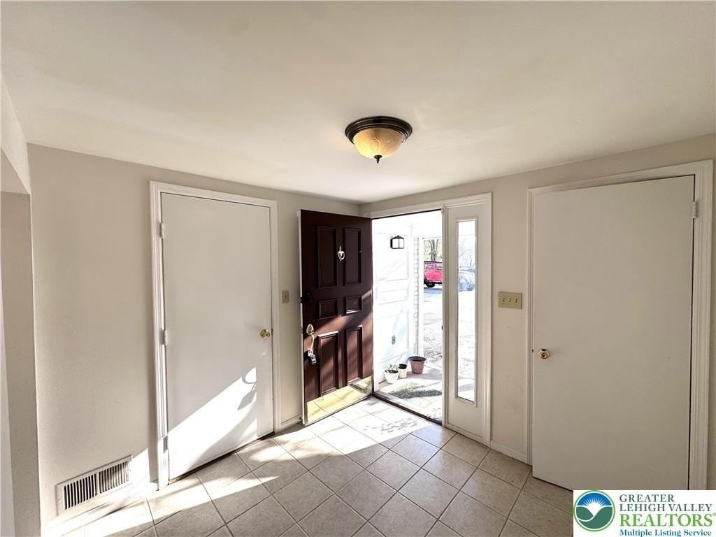 8315 Countryside Ln - Photo 3 of 41