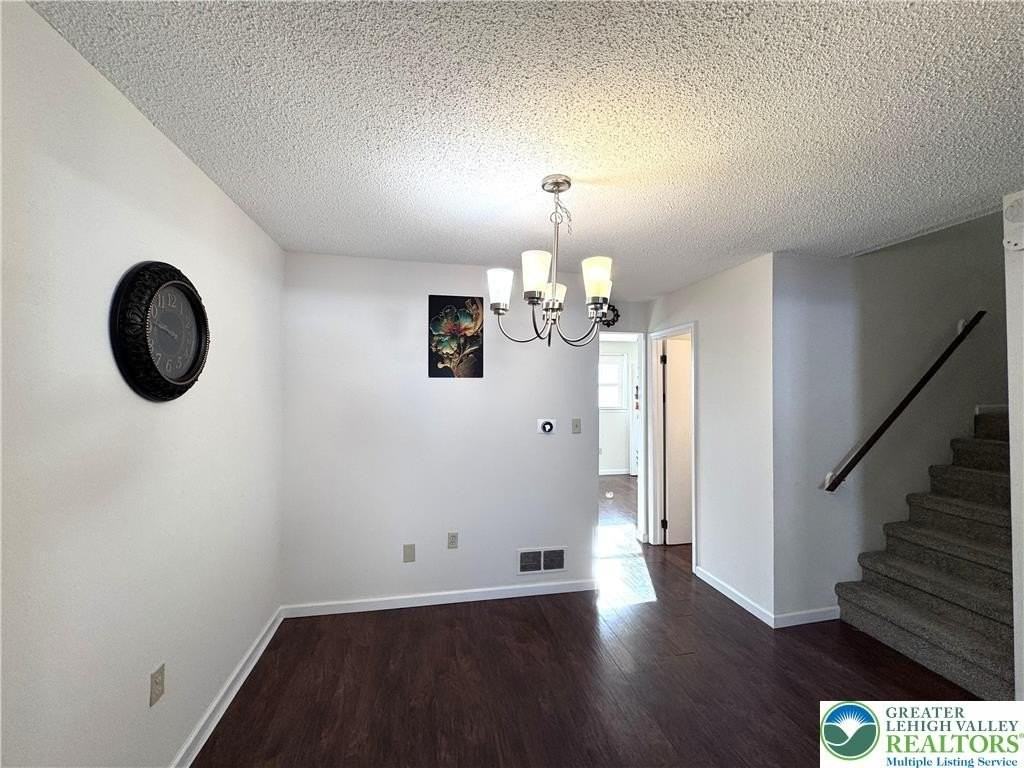 8315 Countryside Ln - Photo 7 of 41