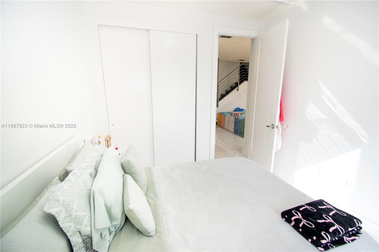 6320 Nw 104th Path #6320 - Photo 5 of 50