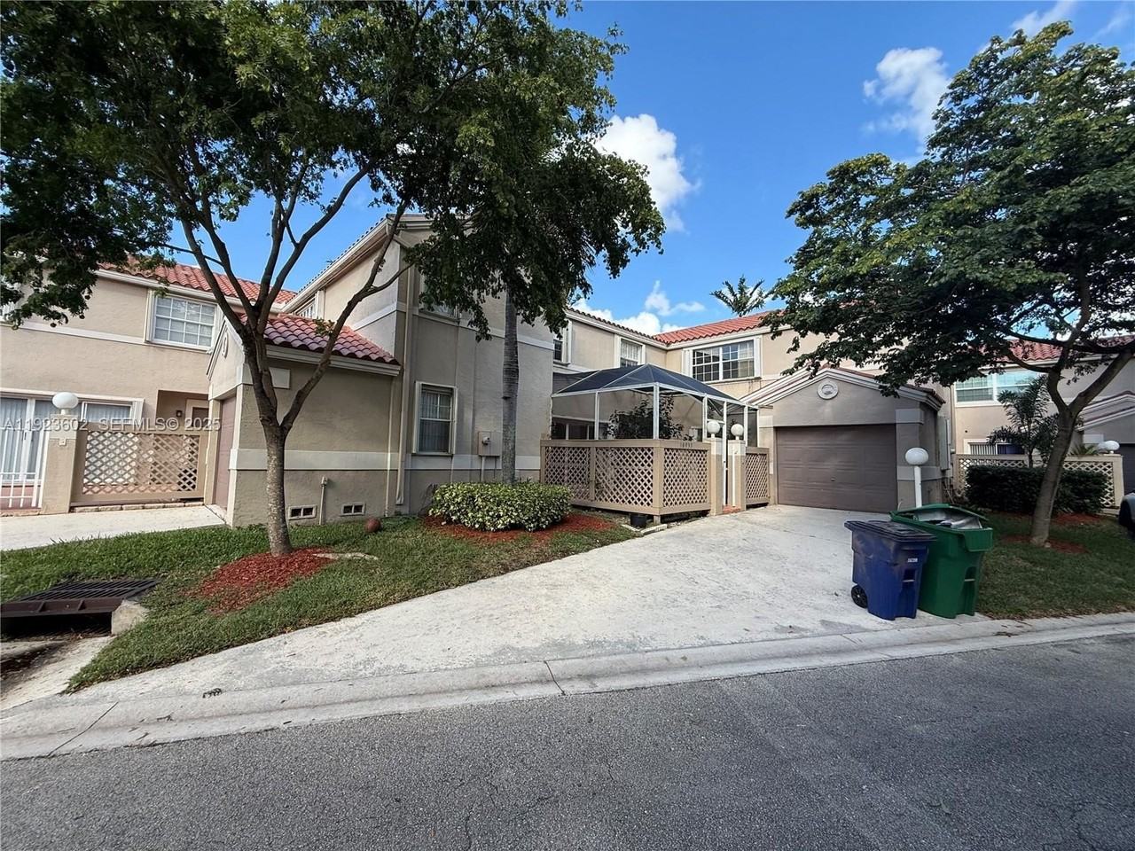 10935 Neptune Dr - Photo 3 of 43