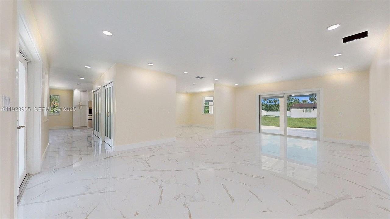 3801 Sw 132nd Ave - Photo 4 of 50