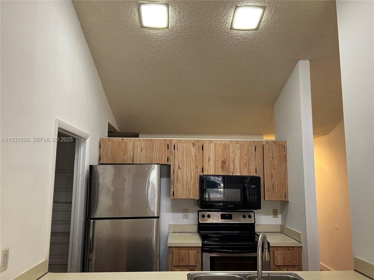 6857 Sw 36th Ct #6B - Photo 3 of 21