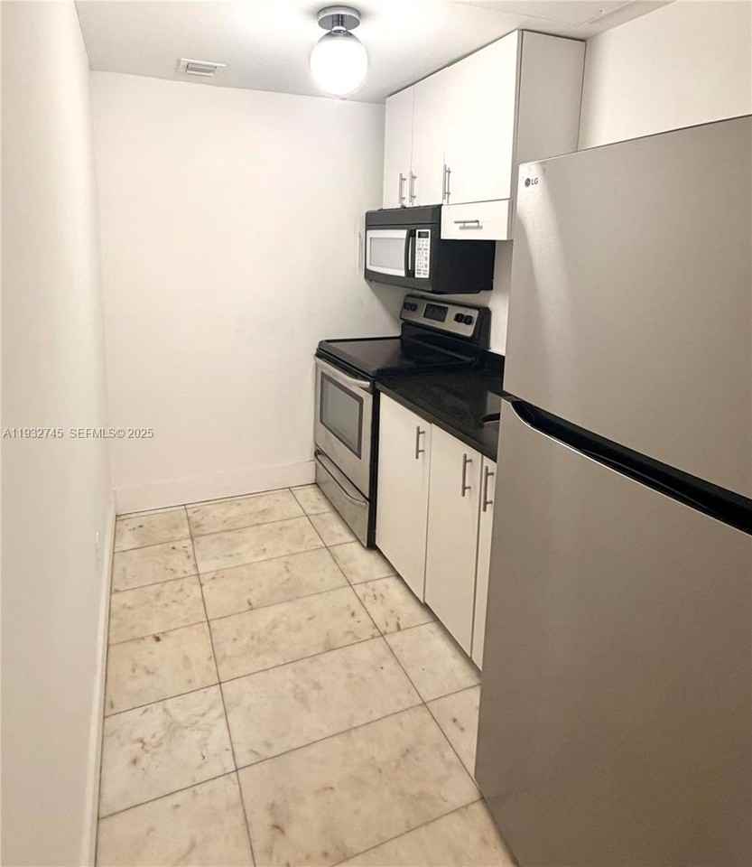 801 8th St #104 - Photo 3 of 6