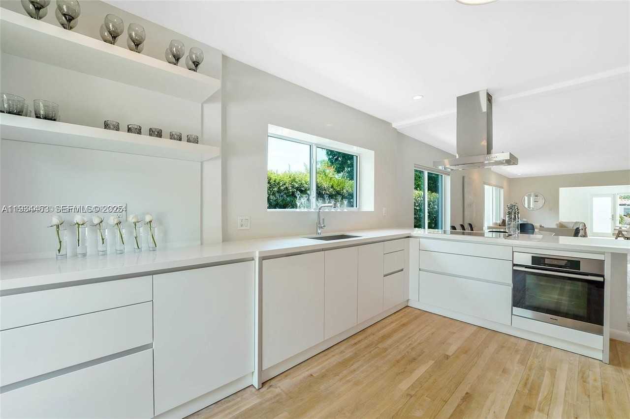 8918 Garland Ave - Photo 7 of 30