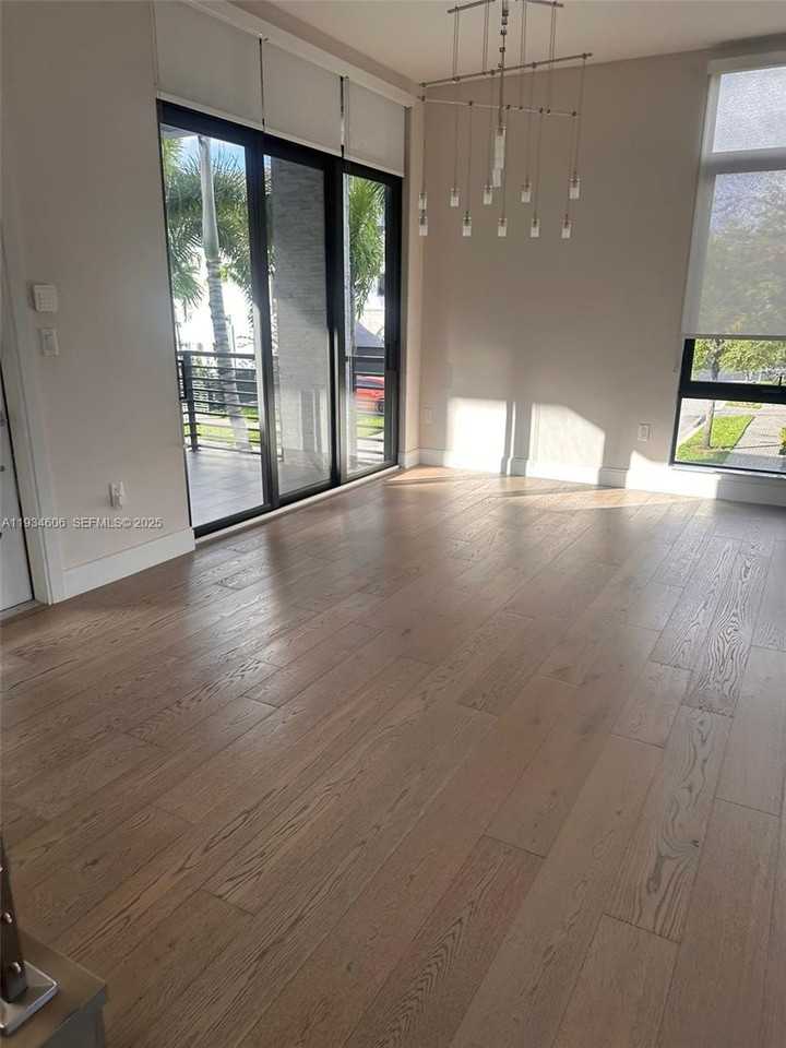 8231 Nw 48th St #8231 - Photo 5 of 16