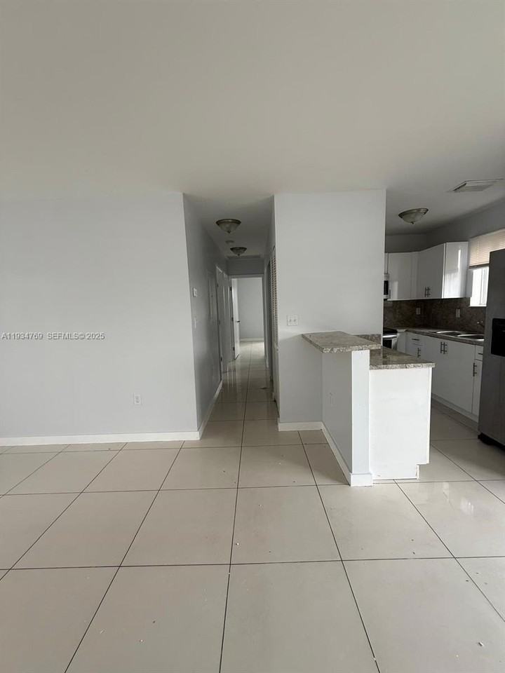 2121 Nw 72nd St #2121 - Photo 6 of 15