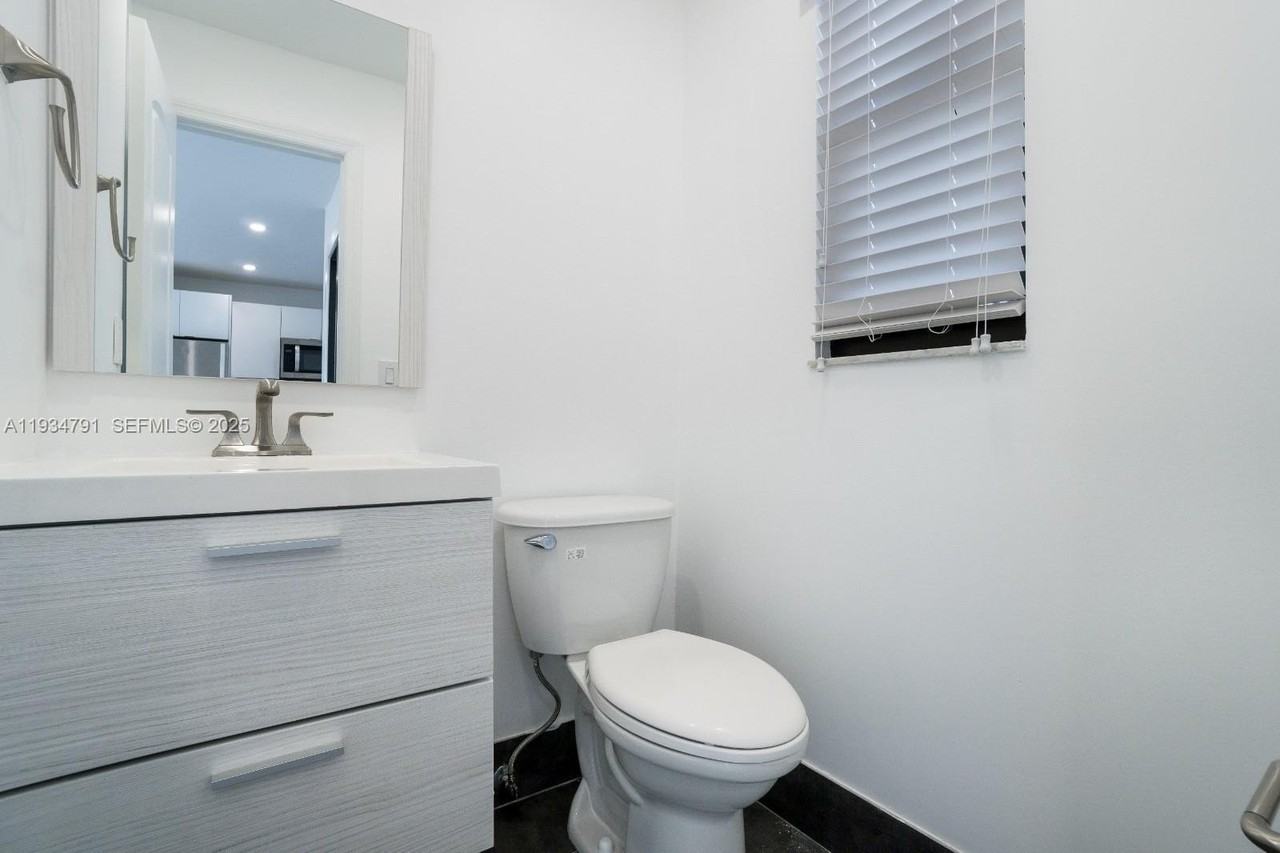 4311 Nw 115th Ave - Photo 5 of 17