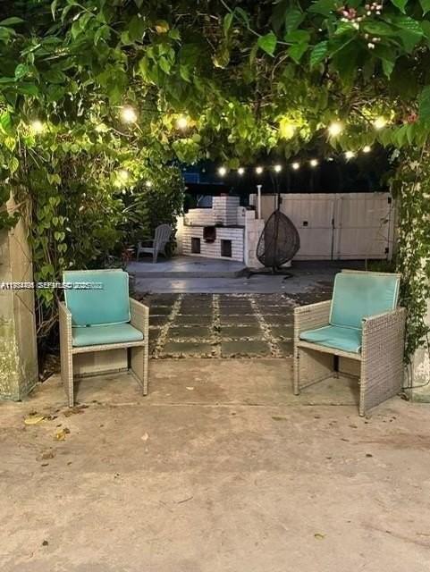 274 Nw 92nd St - Photo 4 of 19