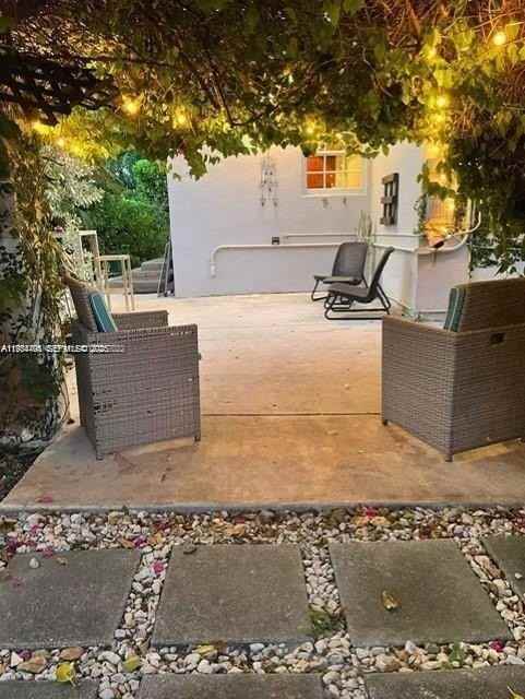 274 Nw 92nd St - Photo 6 of 19