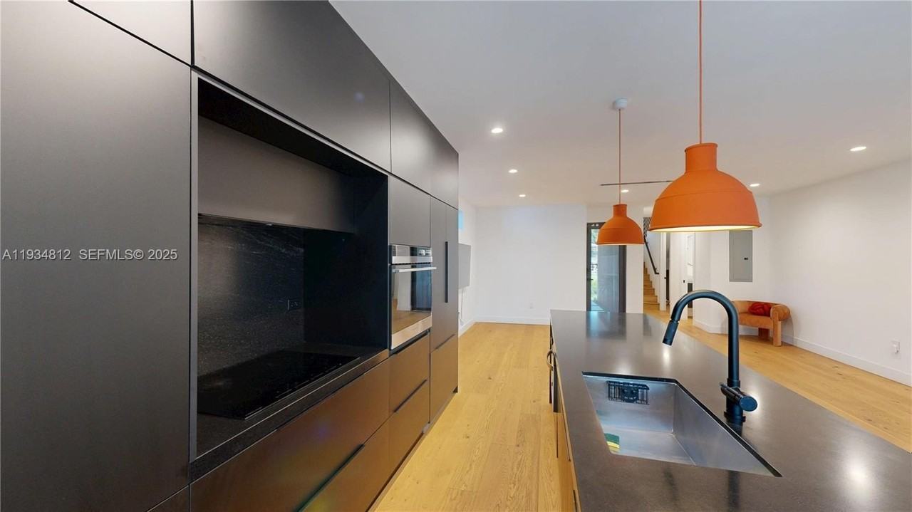 353 Nw 50th St #353 - Photo 6 of 41