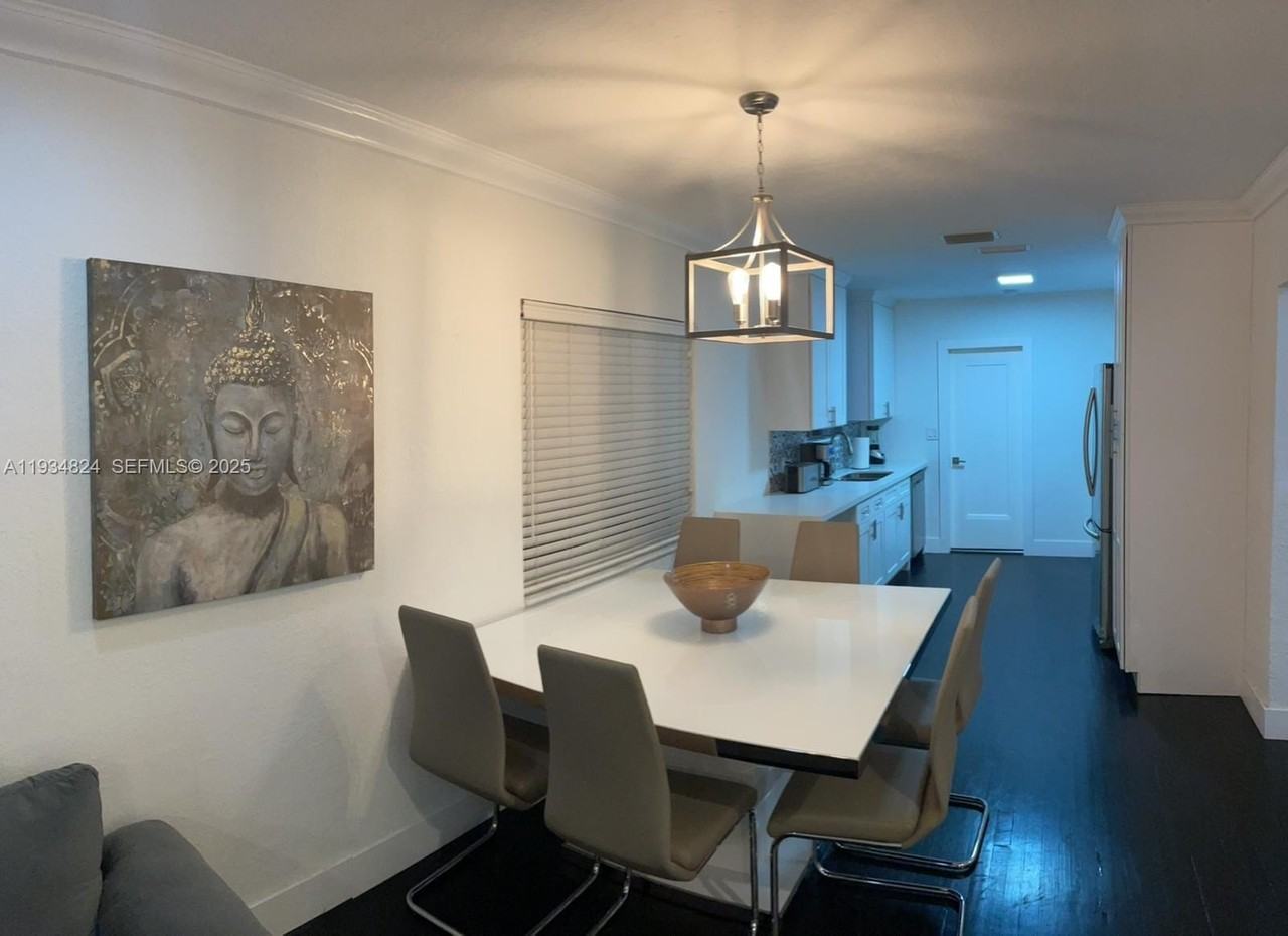 1955 Washington St - Photo 3 of 25