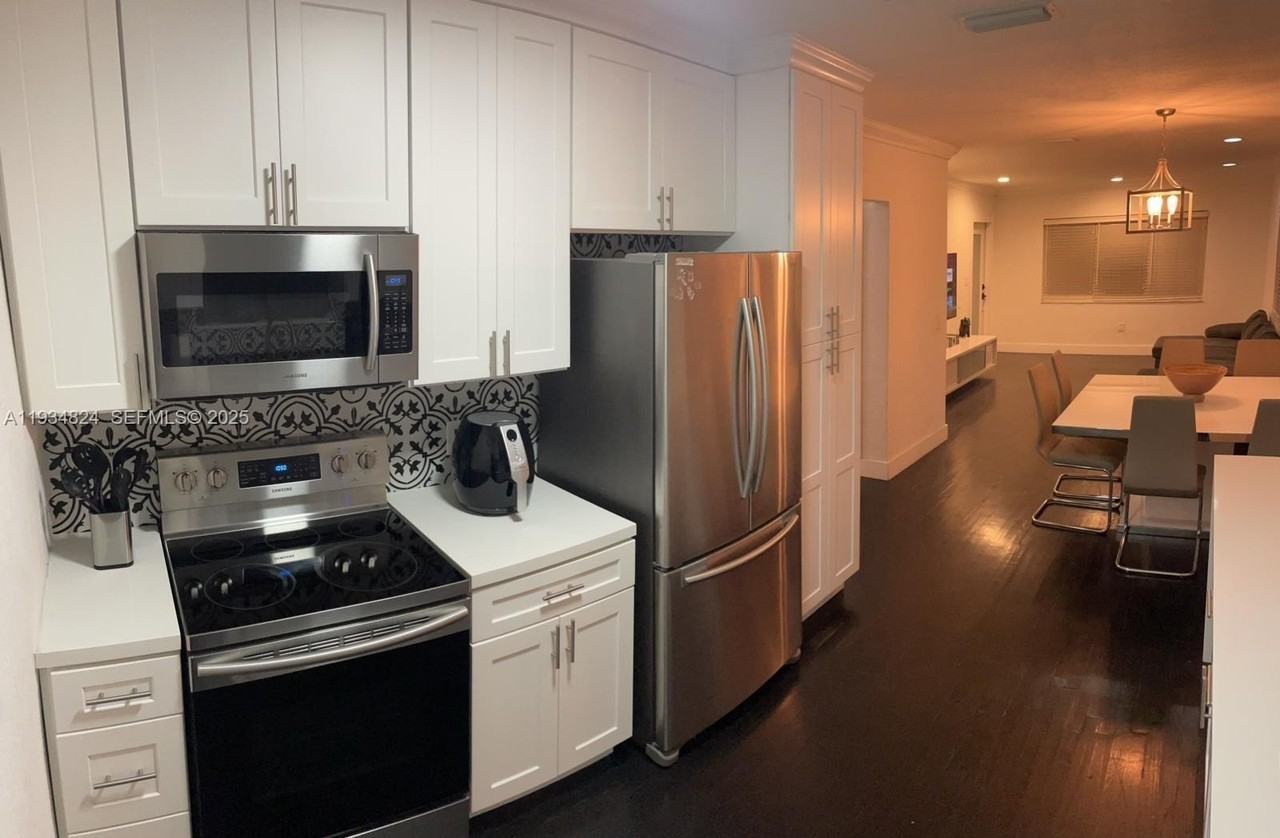 1955 Washington St - Photo 6 of 25