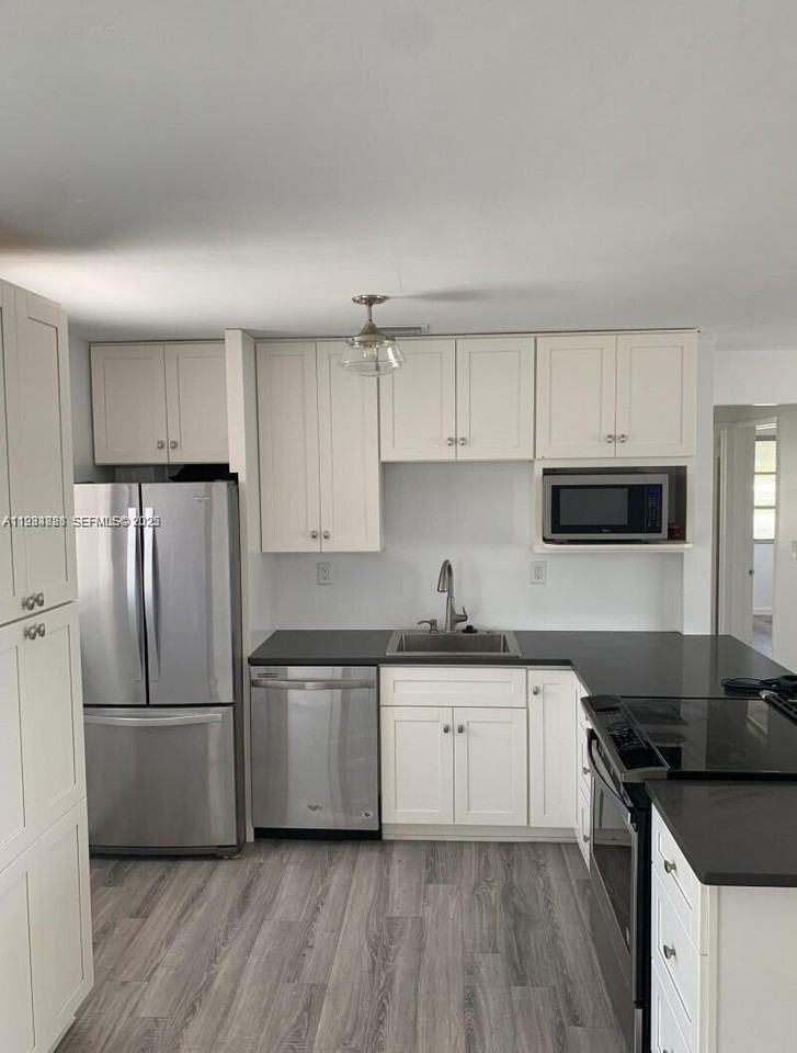 707 Greenbriar Dr - Photo 2 of 12