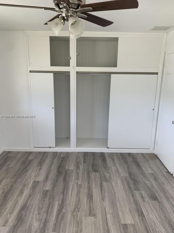 707 Greenbriar Dr - Photo 5 of 12